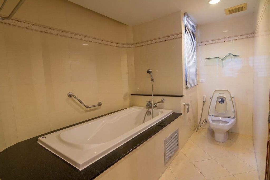 Antique Palace Apartment バンコク都 エクステリア 写真
